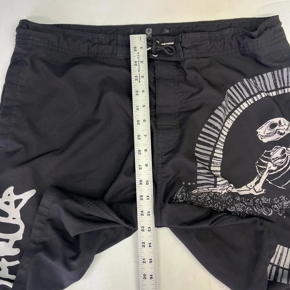 Section 119 Jerry Garcia Bertha Skeleton Board Shorts Mens Grateful Dead Size 38